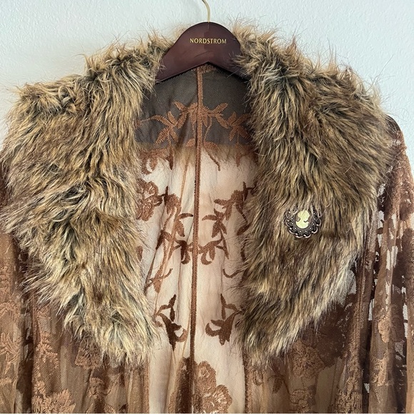 Faux fur collar embroidered lace kimono duster, One of a kind reworked, size L - Picture 4 of 11